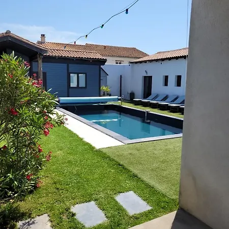 Maison De Famille Entre Bois Et Sel Avec Piscine Privee Chauffee *