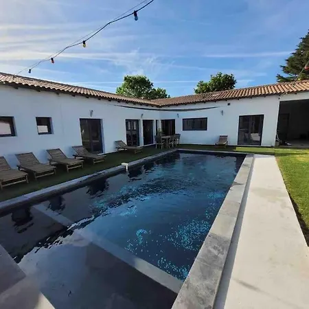 Maison De Famille Entre Bois Et Sel Avec Piscine Privee Chauffee *